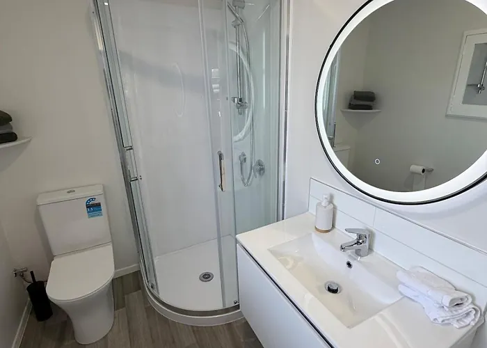 Cosy 2 Bdrm Retreat With Beautiful Gondola Views アパート ロトルア